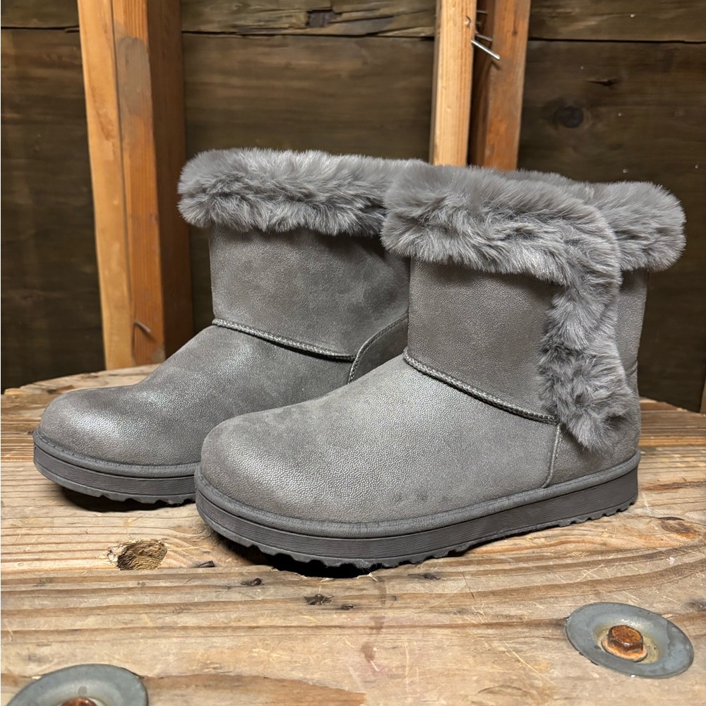 Women's Gray Fur-Lined Boots